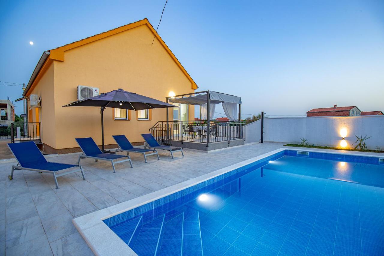 Villa Family And Friends Private Heated Pool With Jacuzzi 扎达尔 外观 照片