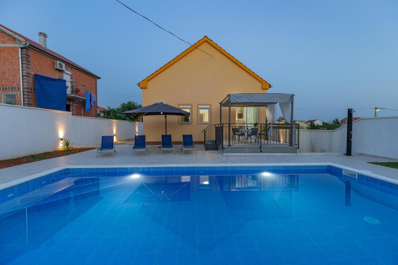 Villa Family And Friends Private Heated Pool With Jacuzzi 扎达尔 外观 照片