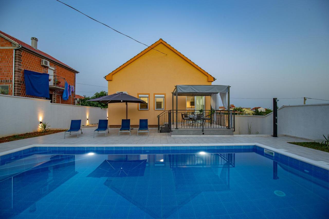 Villa Family And Friends Private Heated Pool With Jacuzzi 扎达尔 外观 照片