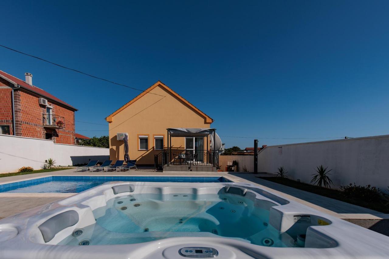 Villa Family And Friends Private Heated Pool With Jacuzzi 扎达尔 外观 照片