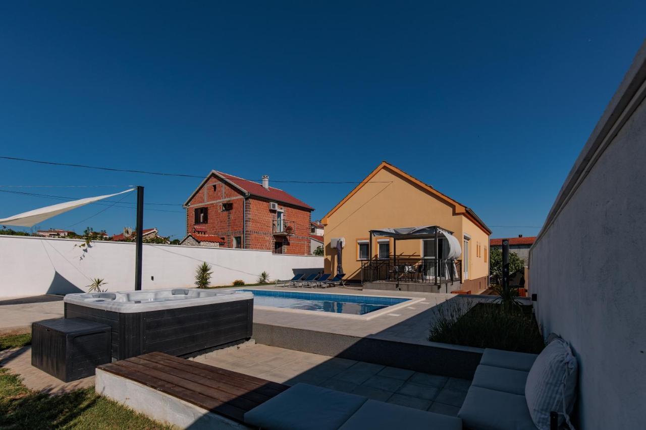 Villa Family And Friends Private Heated Pool With Jacuzzi 扎达尔 外观 照片