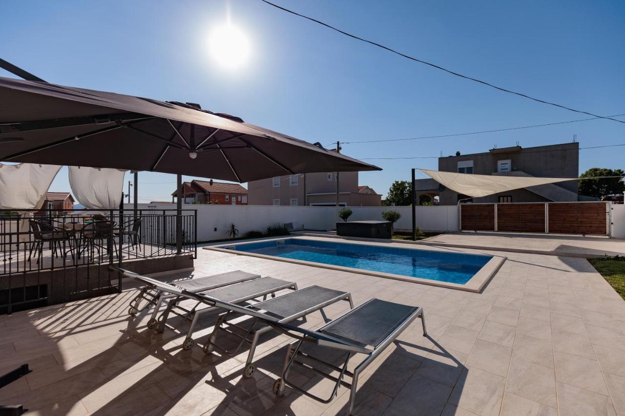 Villa Family And Friends Private Heated Pool With Jacuzzi 扎达尔 外观 照片