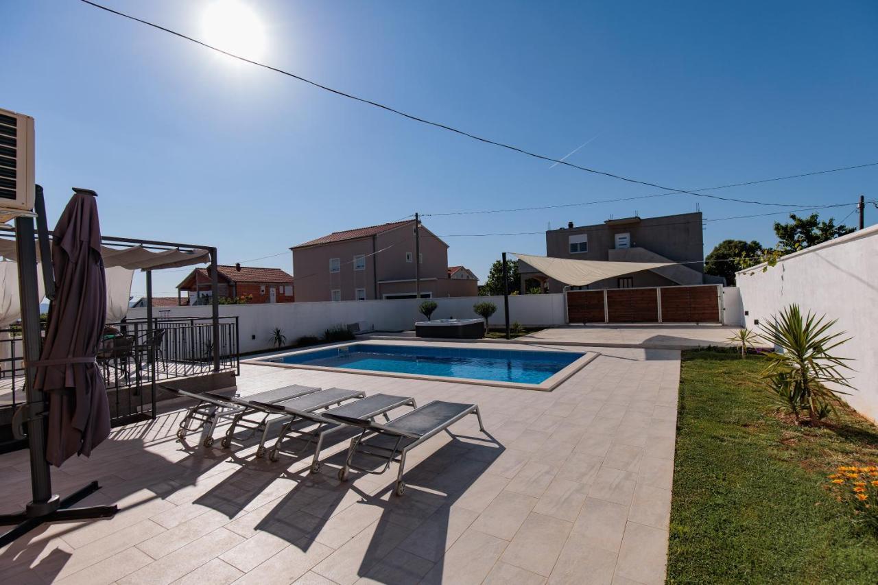 Villa Family And Friends Private Heated Pool With Jacuzzi 扎达尔 外观 照片