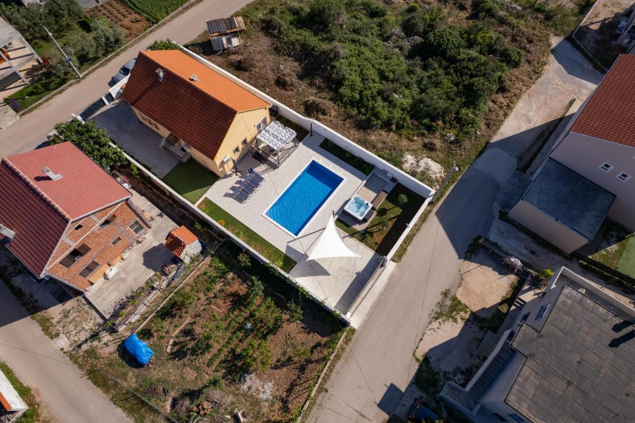 Villa Family And Friends Private Heated Pool With Jacuzzi 扎达尔 外观 照片