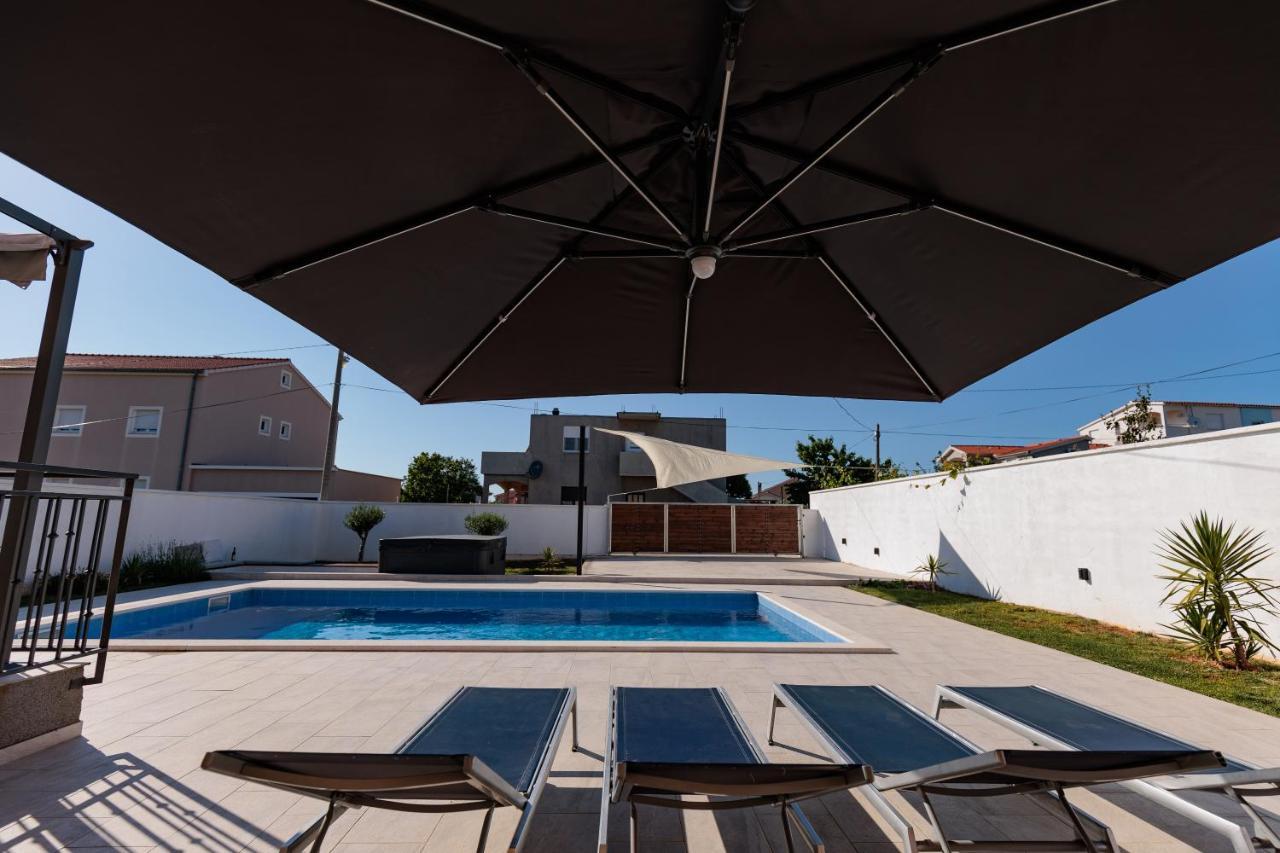 Villa Family And Friends Private Heated Pool With Jacuzzi 扎达尔 外观 照片